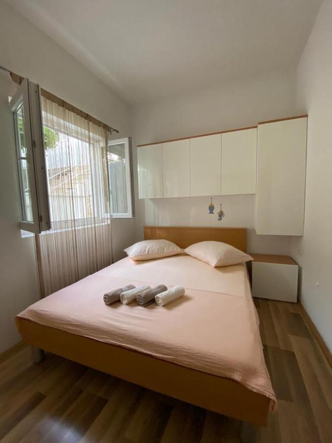 Apartmani Znaor Baška Voda Esterno foto