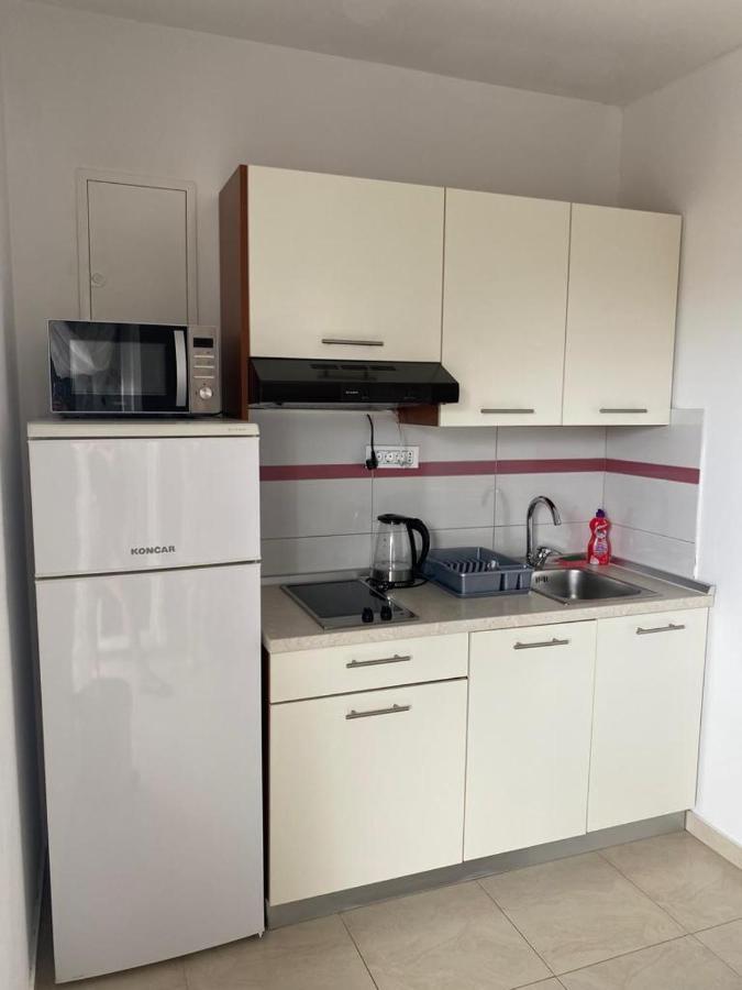 Apartmani Znaor Baška Voda Esterno foto