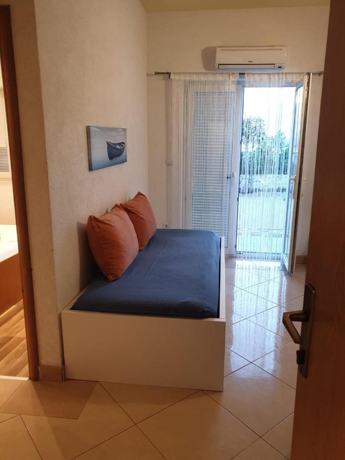 Apartmani Znaor Baška Voda Esterno foto
