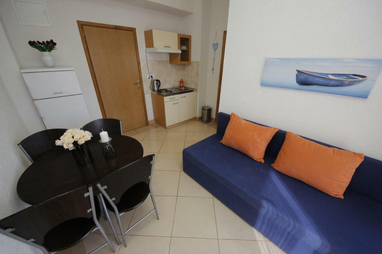 Apartmani Znaor Baška Voda Esterno foto