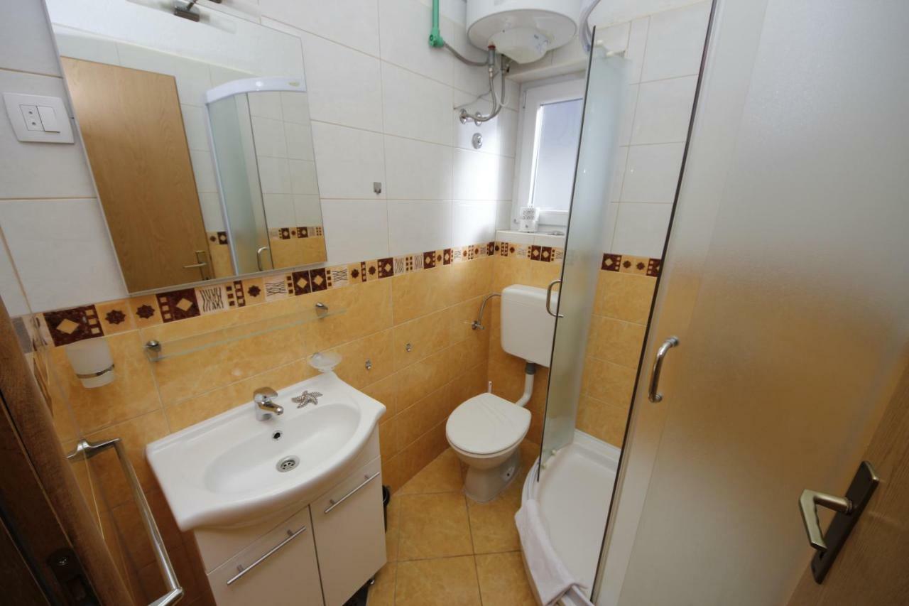 Apartmani Znaor Baška Voda Esterno foto