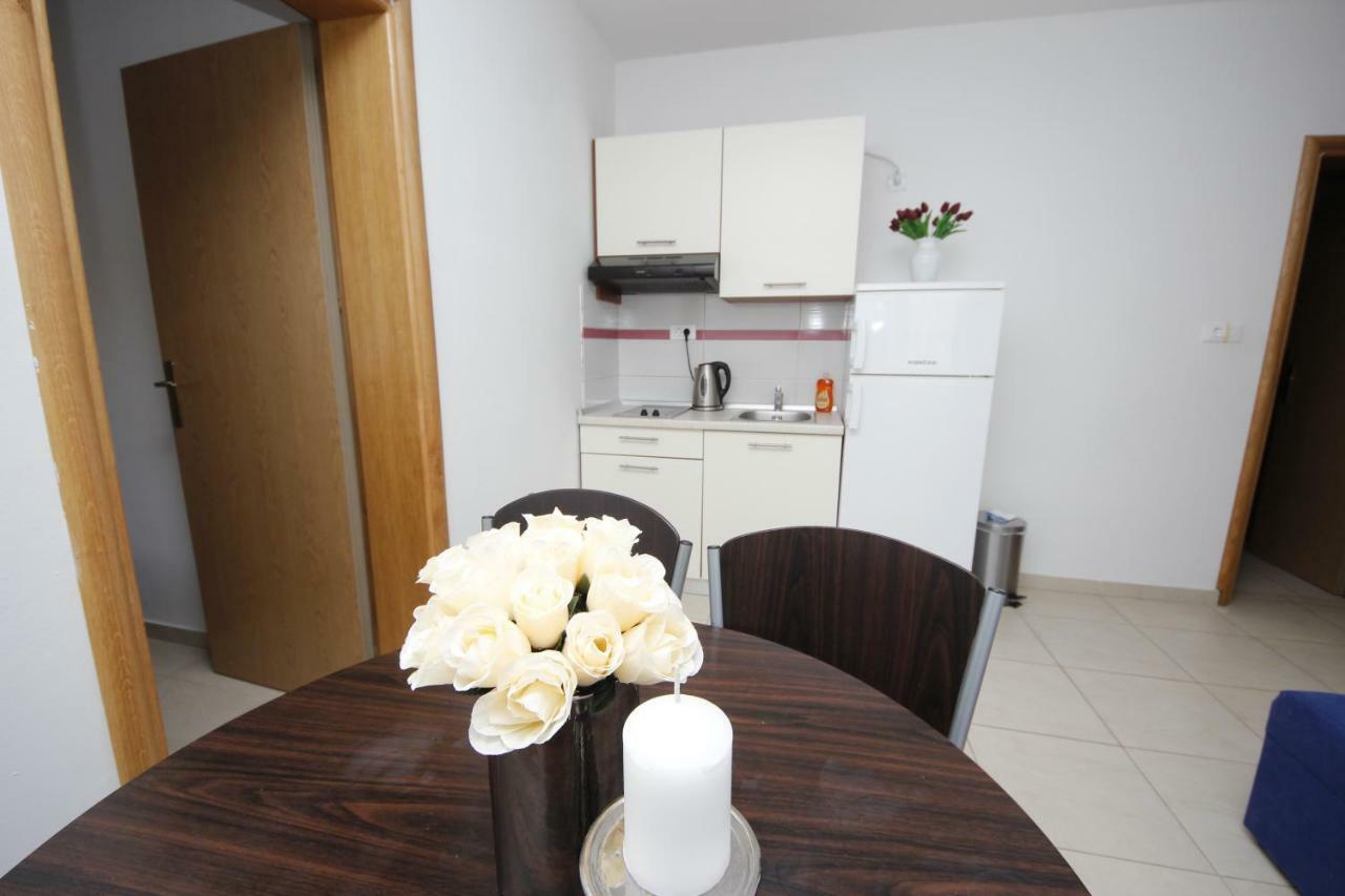 Apartmani Znaor Baška Voda Esterno foto