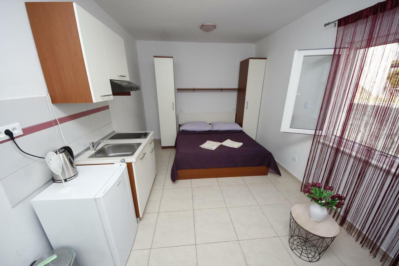Apartmani Znaor Baška Voda Esterno foto