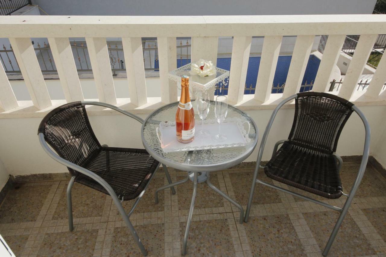 Apartmani Znaor Baška Voda Esterno foto