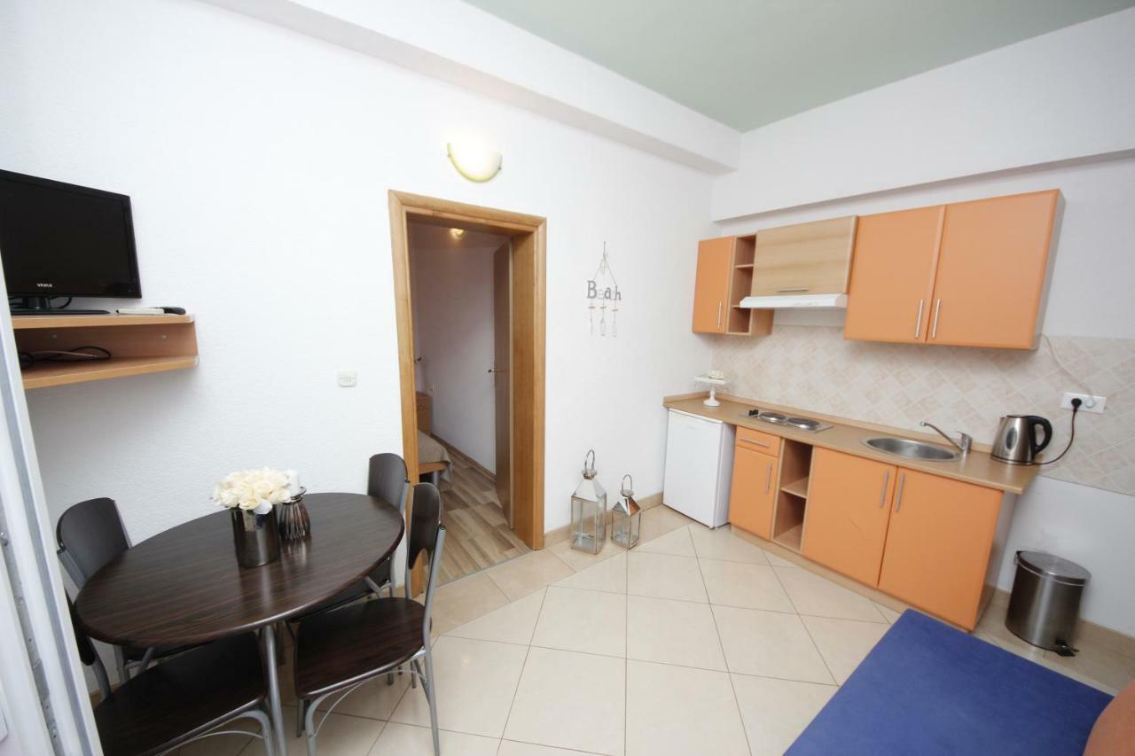 Apartmani Znaor Baška Voda Esterno foto