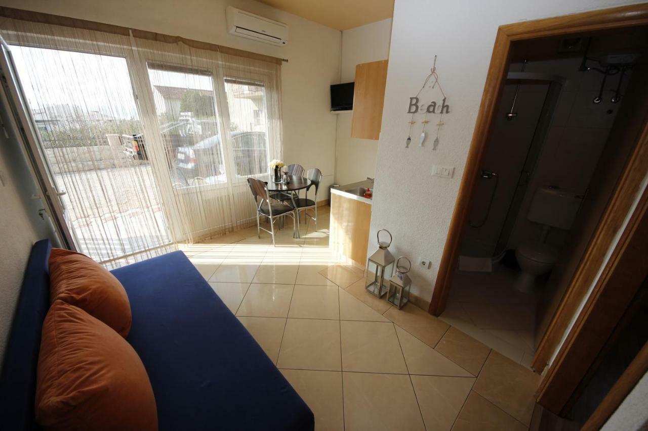 Apartmani Znaor Baška Voda Esterno foto