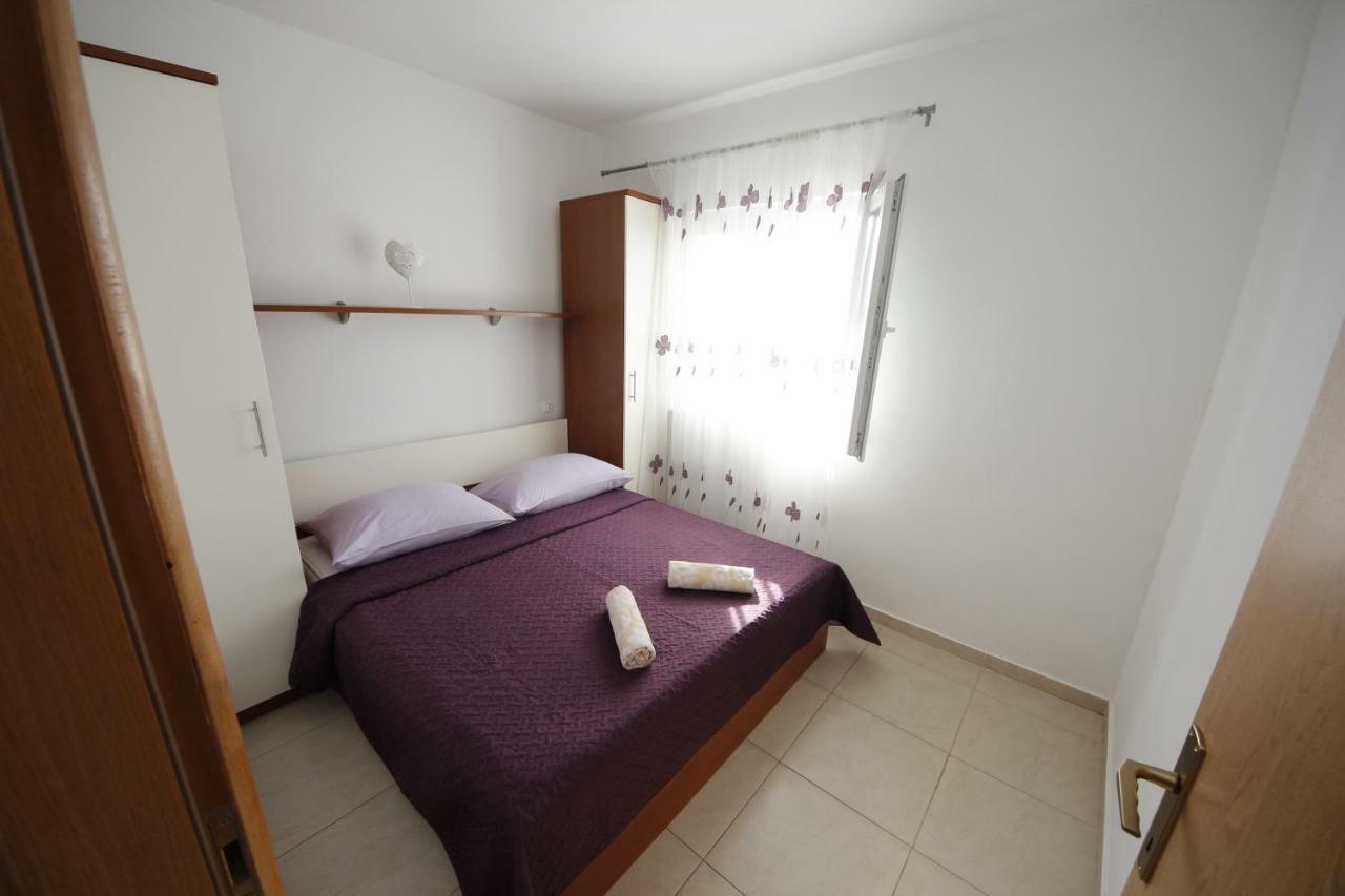 Apartmani Znaor Baška Voda Esterno foto