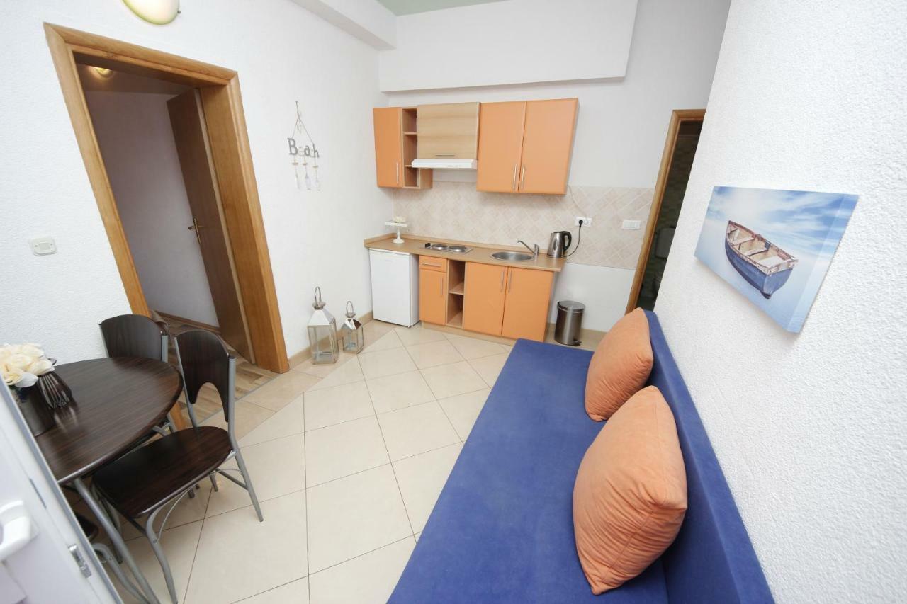 Apartmani Znaor Baška Voda Esterno foto
