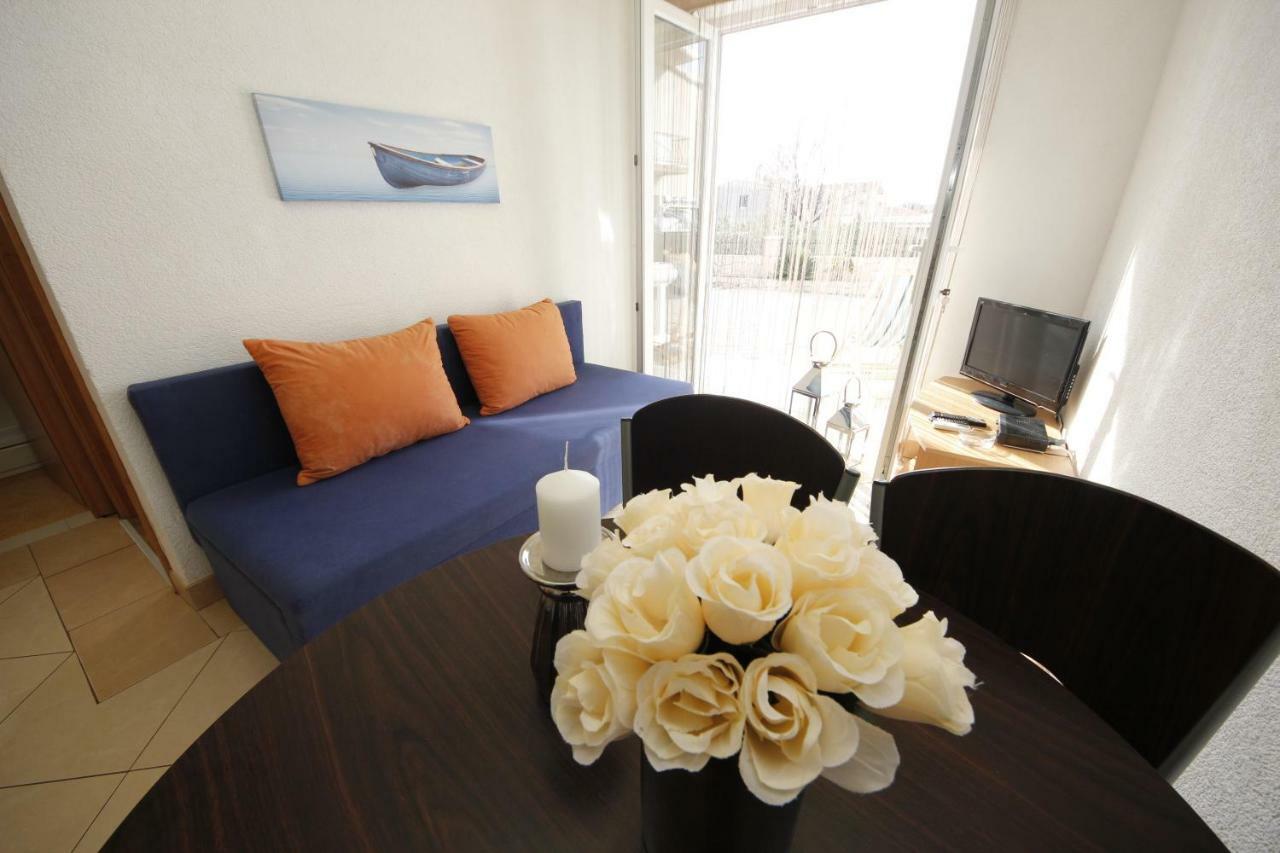 Apartmani Znaor Baška Voda Esterno foto